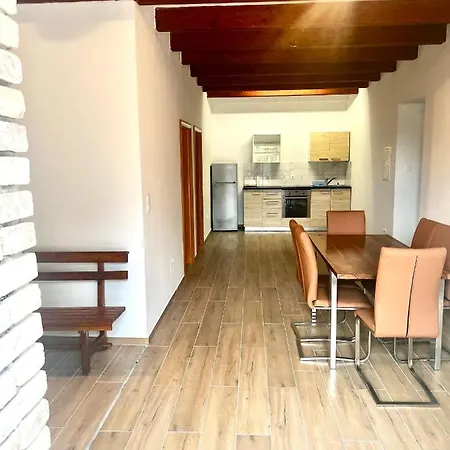 Oasis Apartment